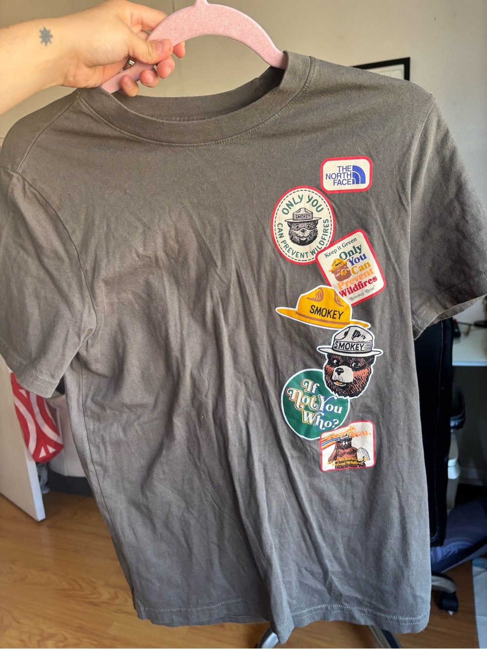 The North Face Men’s Smokey Bear Patch Short Sleeve Tee - Olive